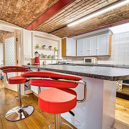 Host & Stay - The Basement On The Tything Вустер Экстерьер фото
