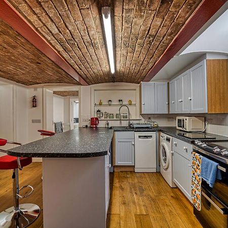 Host & Stay - The Basement On The Tything Вустер Экстерьер фото