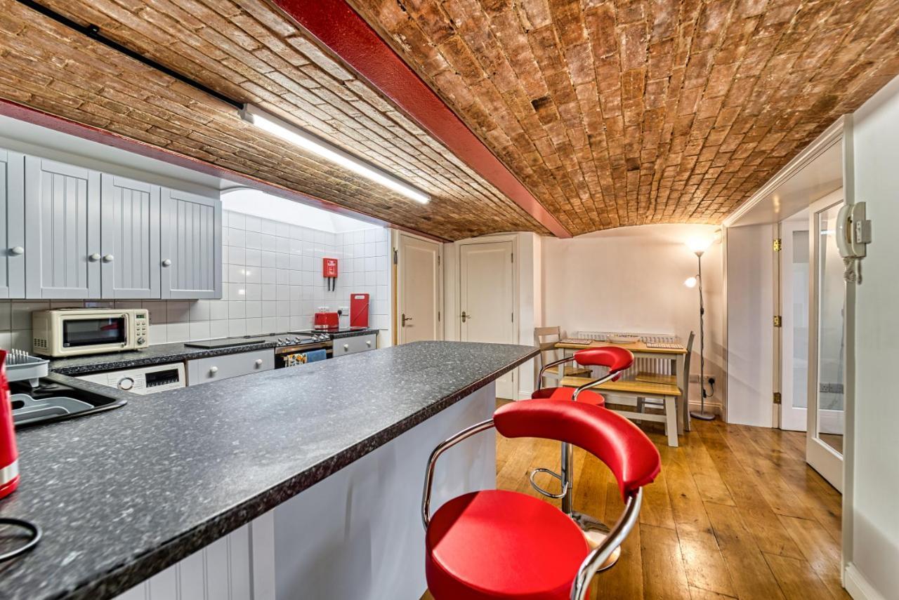 Host & Stay - The Basement On The Tything Вустер Экстерьер фото